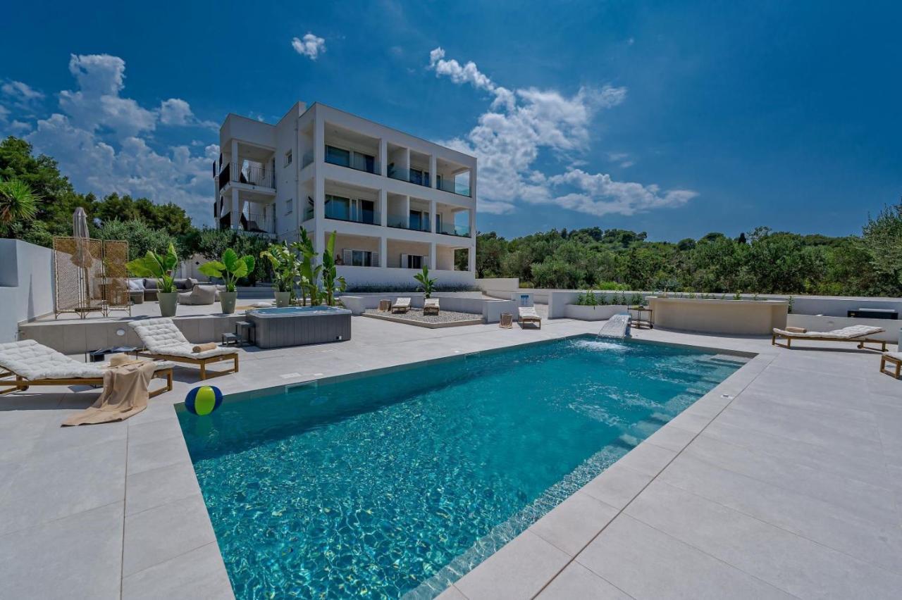 Luxury Villa Del Sogno With Pool, Jacuzzi, Parking Okrug Gornji Exterior foto