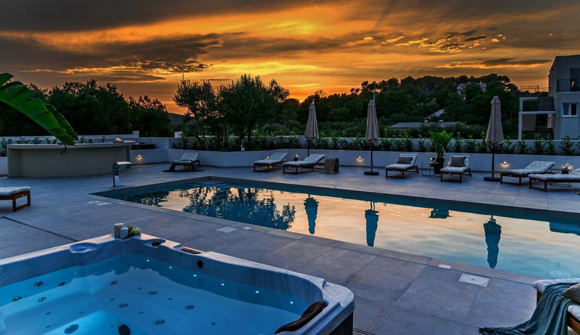 Luxury Villa Del Sogno With Pool, Jacuzzi, Parking Okrug Gornji Exterior foto