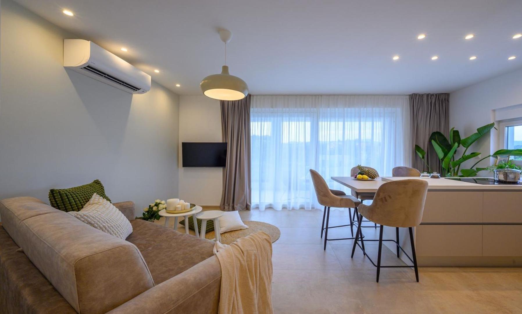 Luxury Villa Del Sogno With Pool, Jacuzzi, Parking Okrug Gornji Exterior foto