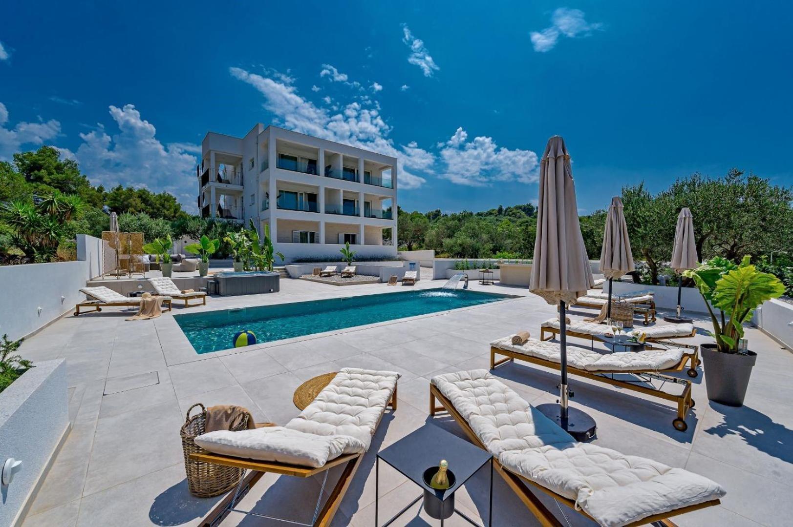 Luxury Villa Del Sogno With Pool, Jacuzzi, Parking Okrug Gornji Exterior foto