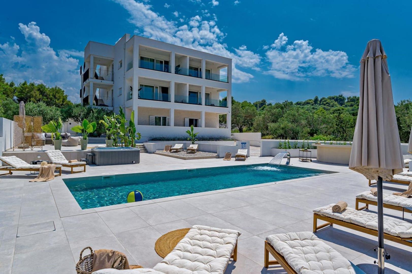 Luxury Villa Del Sogno With Pool, Jacuzzi, Parking Okrug Gornji Exterior foto